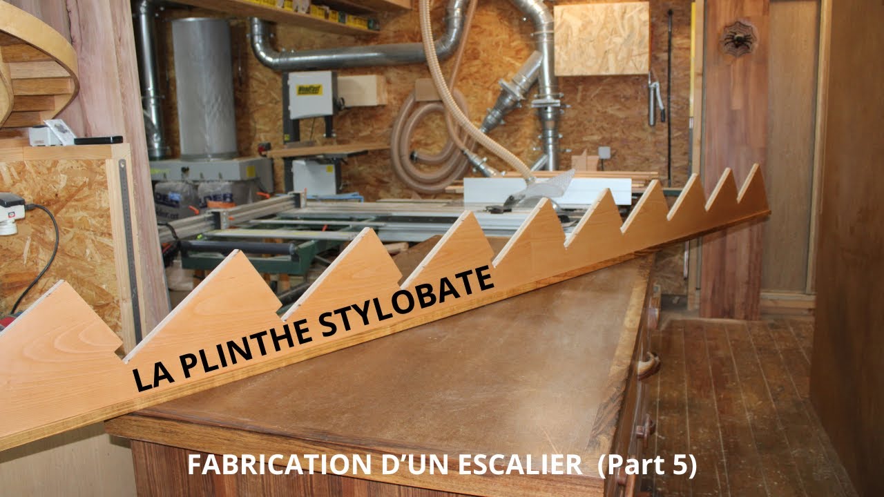 Fabrication d'une plinthe stylobate sur mesure