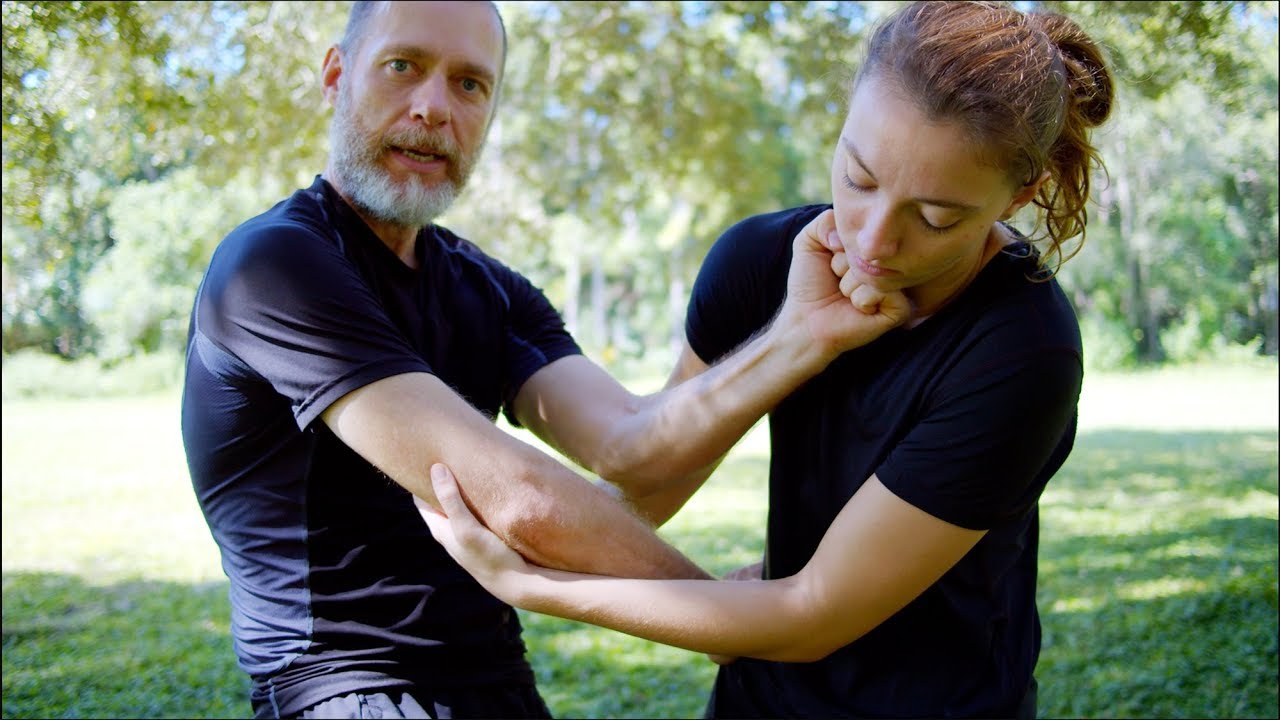Wing Chun Clinch Striking—Undercut Saht Sao | Core JKD Wing Chun Clinch Grappling Technique