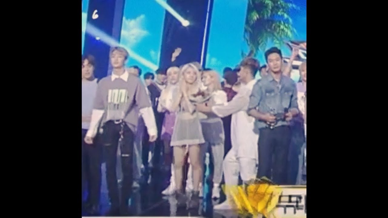 KARD Jiwoo and BM - Bwoo Moments 