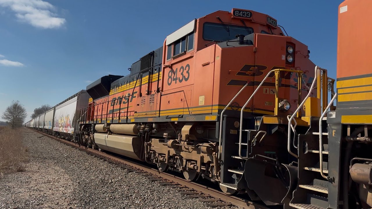 Catching a BNSF ace on the subdivision for 200 subs