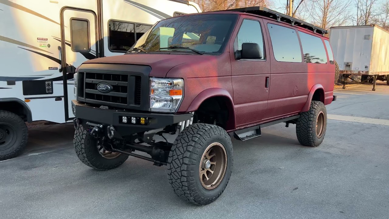 Ujoint Offroad 2001 E350 8” on 37s!