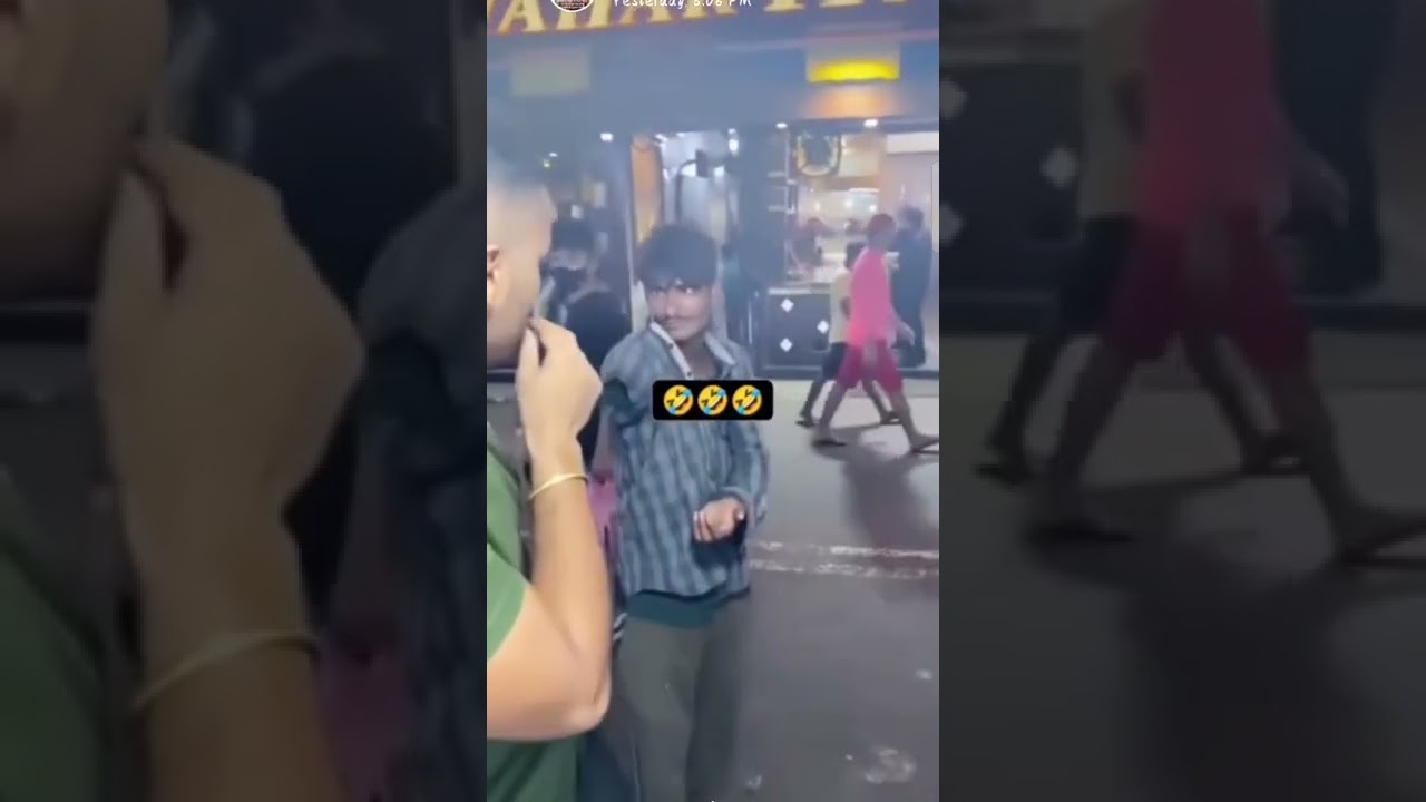 Fake hand caught 😂Funny Beggar Scene 😅😂.