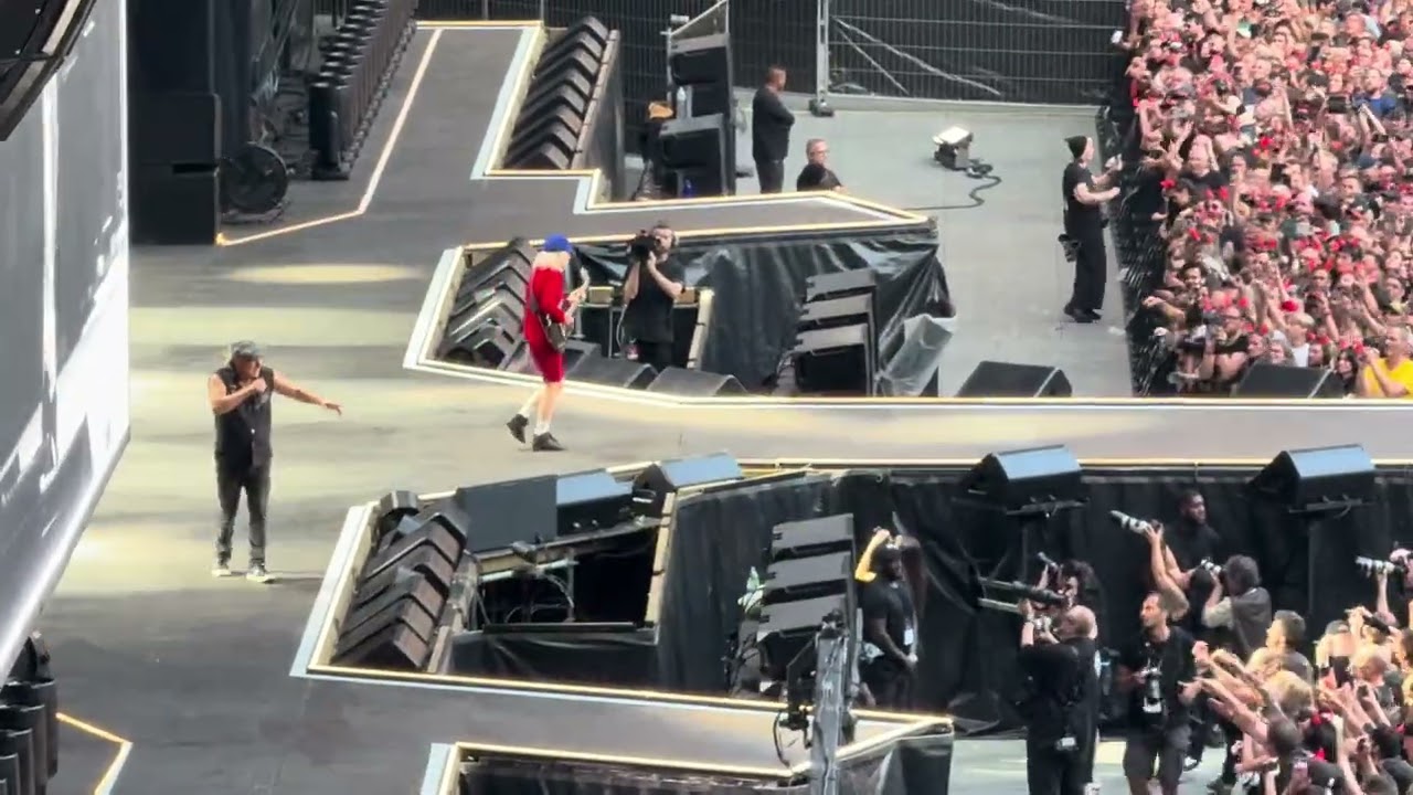 AC/DC at The Stade De France Paris - Back In Black 