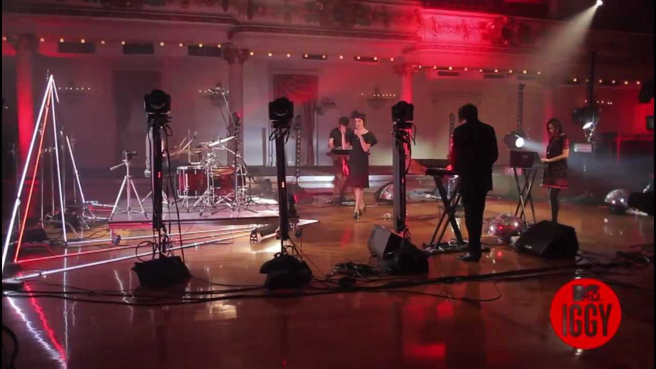 Ladytron - Destroy Everything You Touch (Live 2011)