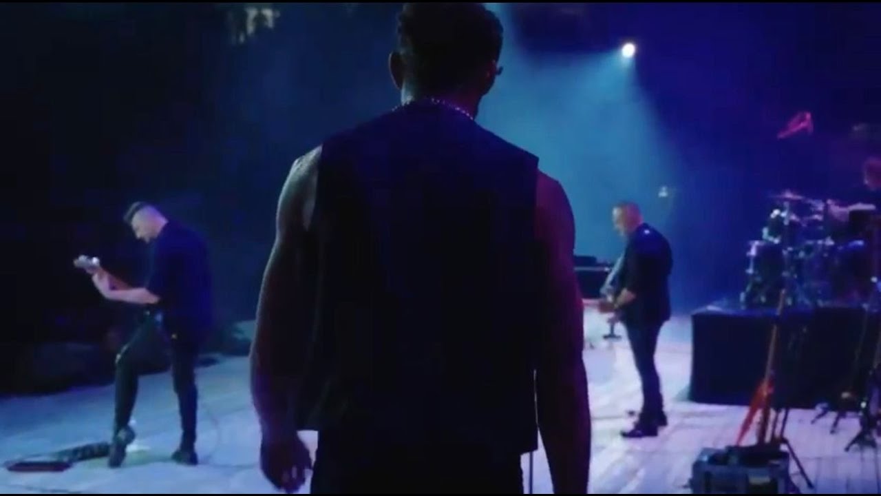 Nick Mallen interpr&egrave;te 