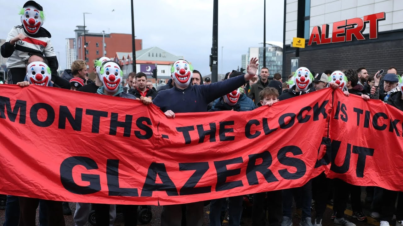 Manchester United Fans Protest Against Club's Owners Ahead Of Fulham Clash