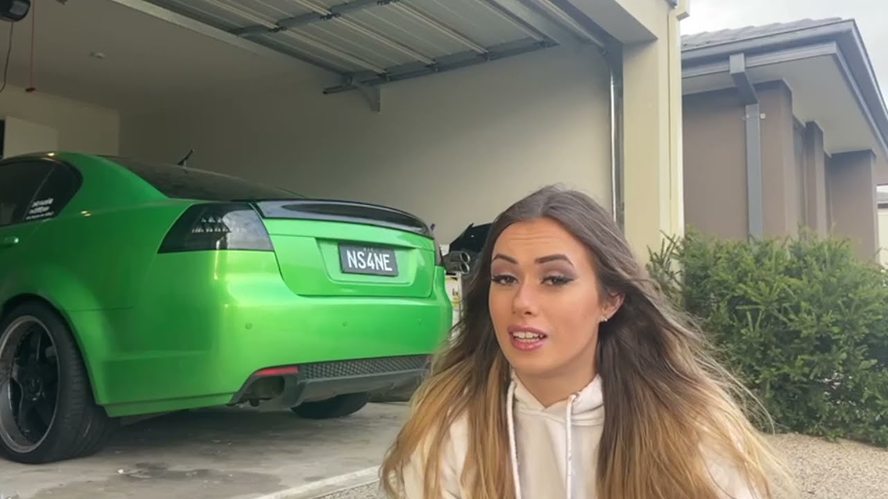 Possie's 2008 Holden VE Commodore (GREEN), engine swap. Car girls are Unique and Special.