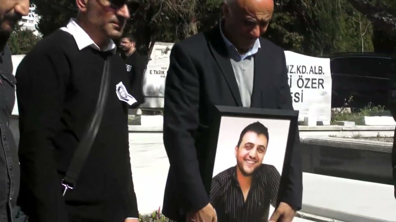 OYUNCU ŞİNASİ YURTSEVER'IN DEFİN TÖRENİ ANNESİ GÖZYAŞLARINA BOĞULDU