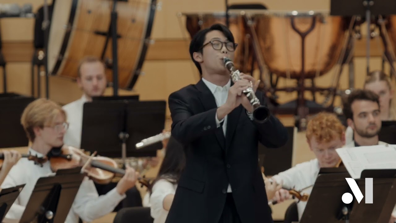 Josh Choi Plays Mozart's Clarinet Concerto | 2024 Award Winners