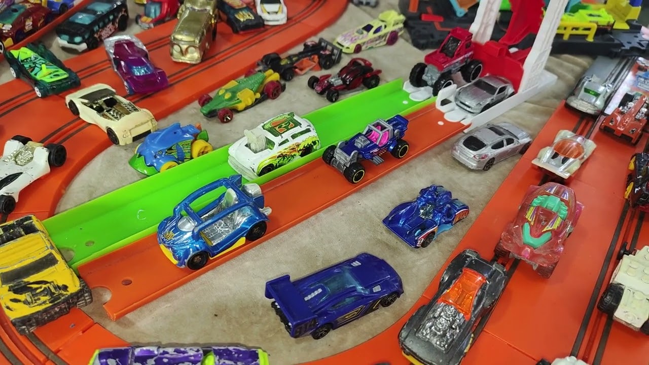 HOT WHEELS - KICK KART, SURF N' TURF, MOUNTAIN MAULER.