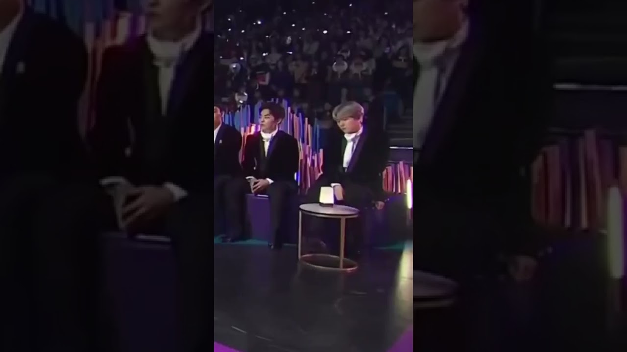 The best reaction I saw from EXO😁😅
