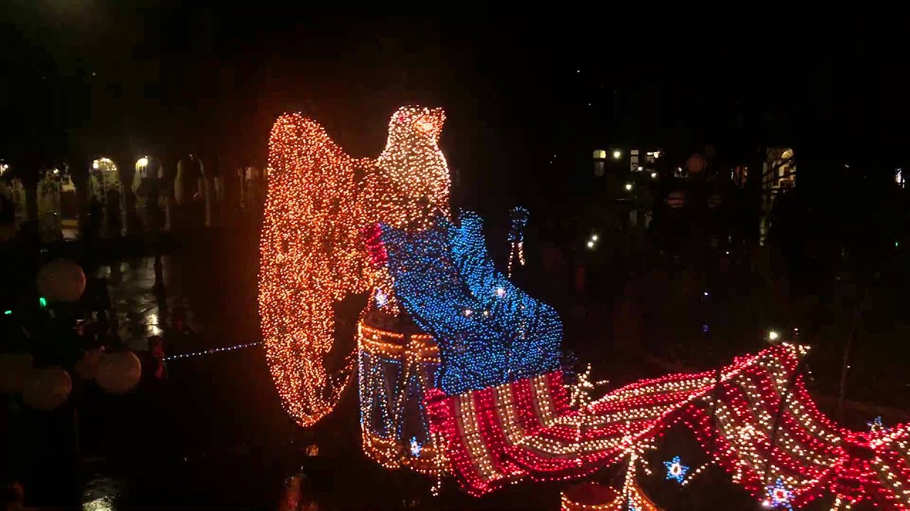 'To Honor America' Float at the Main Street Electrical Parade | Magic Kingdom - January 28, 2016