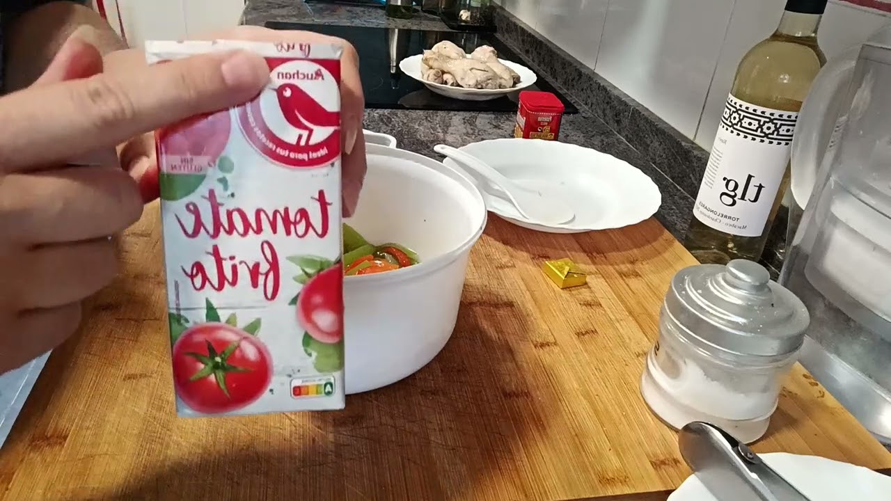 Pollo al chilindron en olla espres de microondas.