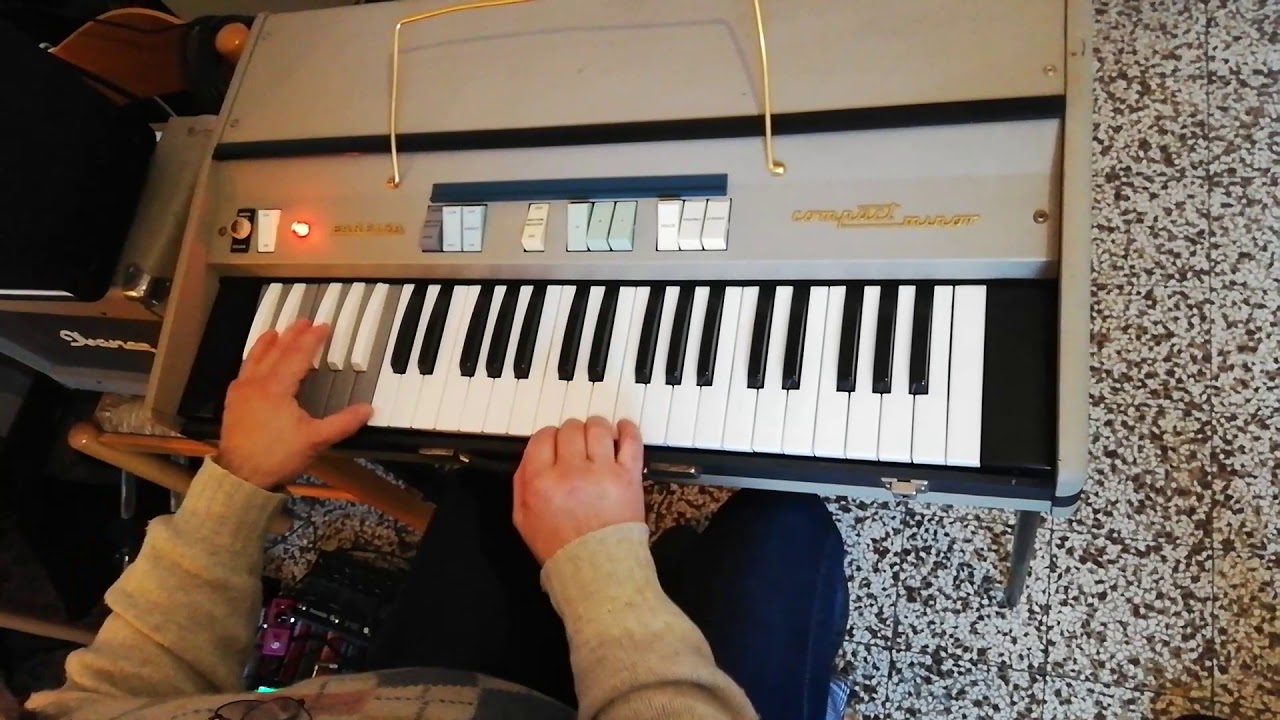 Farfisa Mini Compact DeLuxe run-through (Reverb sale)