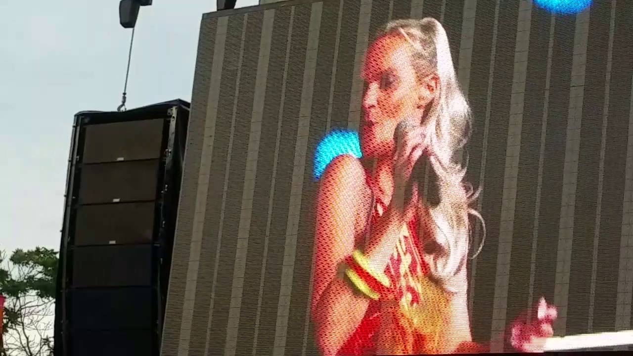 Nathalie Aarts from The Soundlovers live at Budapest (Total Dance Festival) Surrender