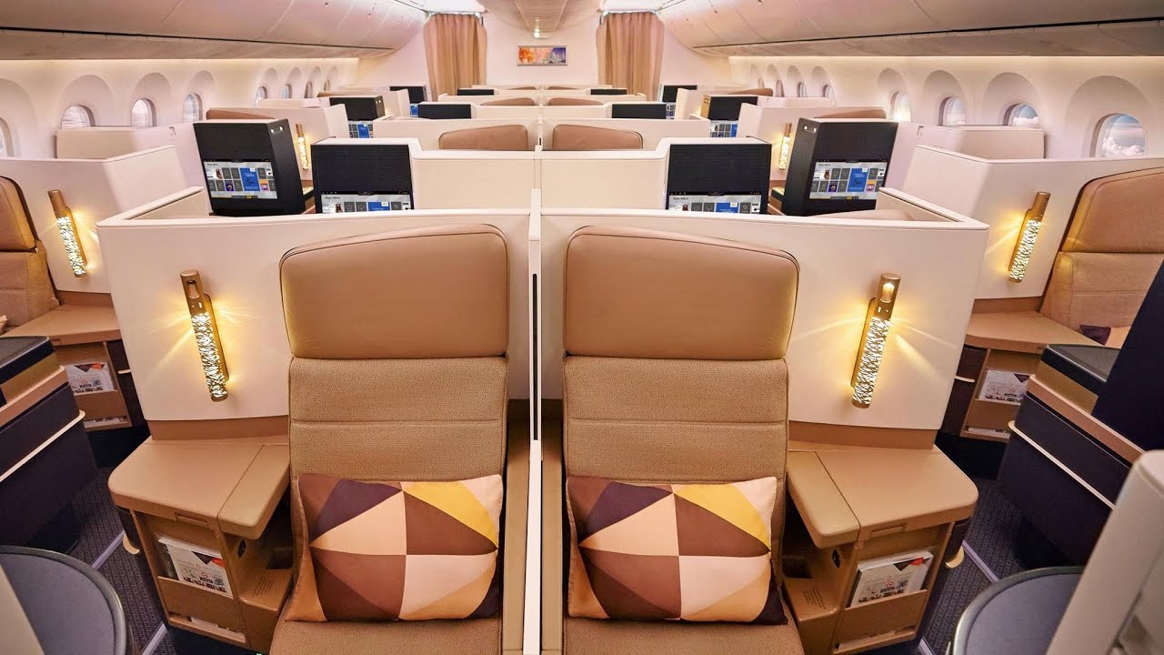 Etihad Airways Boeing 787 Dreamliner Business Class (Studio) from Abu Dhabi to Bangkok