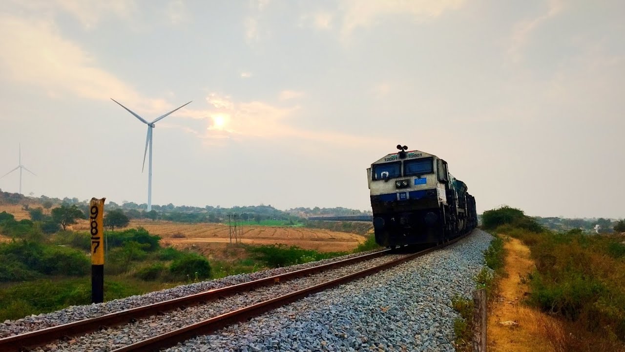 A Beautiful Trainspoting Location I UBL EMD's on Action I GODFATHER 12001 I Pole free Diesel Section