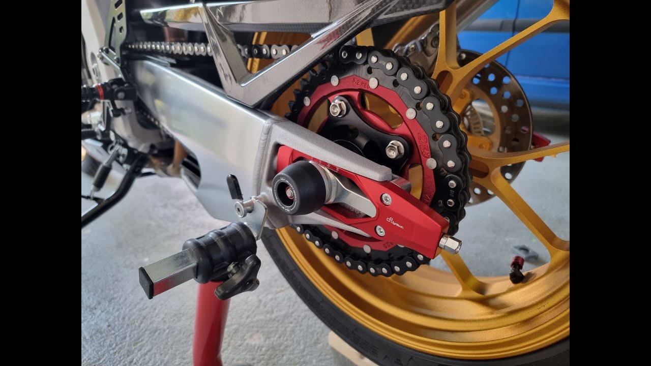 2021 Aprilia Tuono v4 1100 E5 lightech chain adjusters