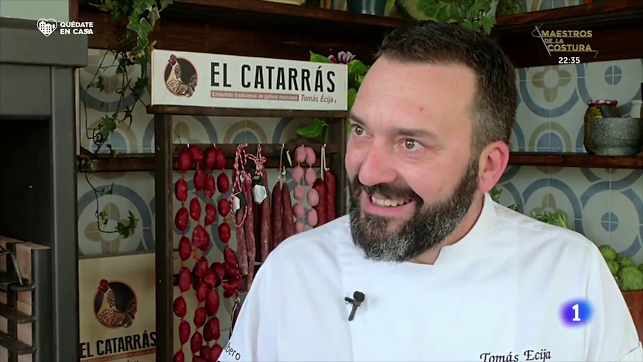 Chef Tomas Écija presenta su embutido 