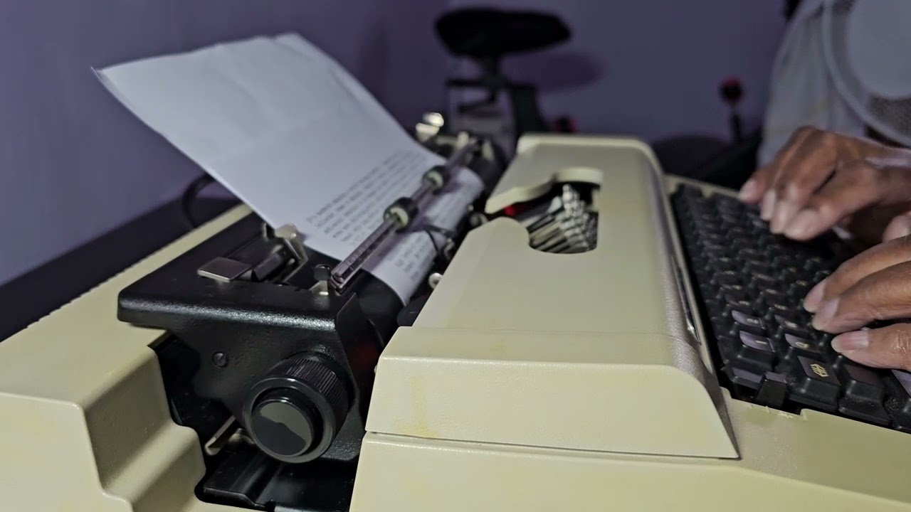 ASMR Erika electric typewriter