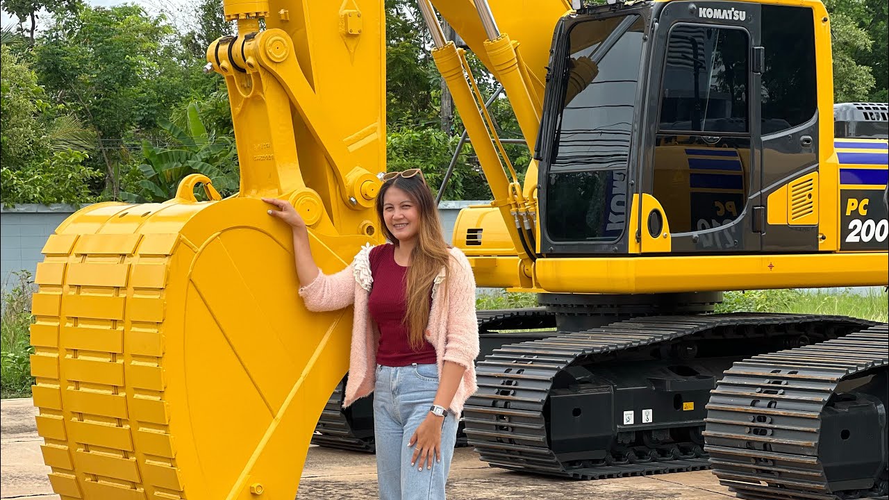 พามาดูรถขุด komatsu รุ่นใหม่สวยงามมาก