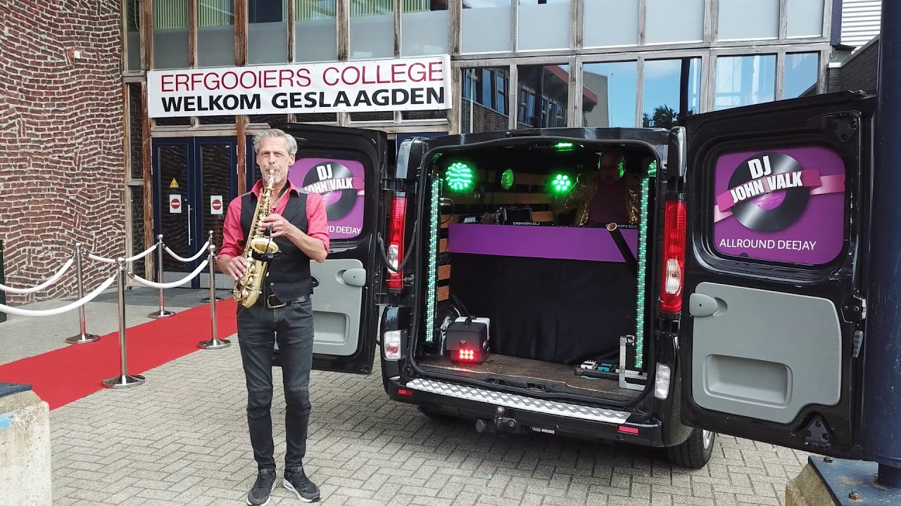 De Surprise Disco Bus