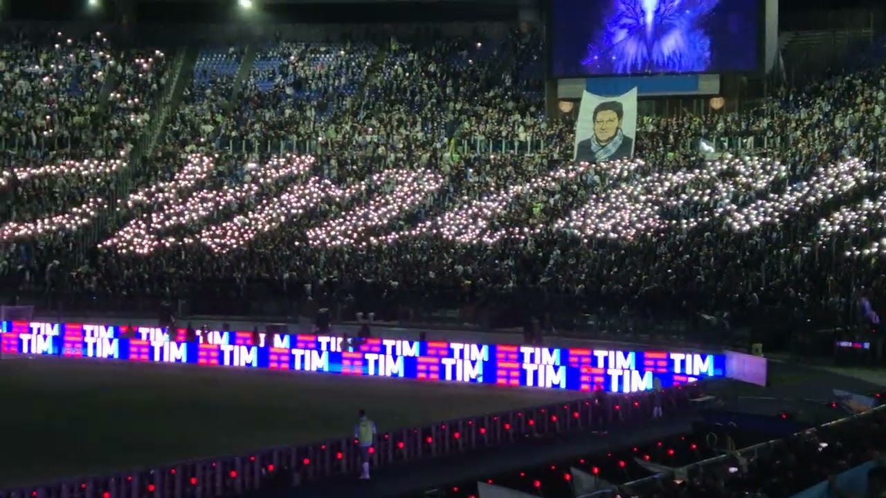 La Nord commuove l’Olimpico: scenografia da brividi per Vincenzo Paparelli 💙🤍