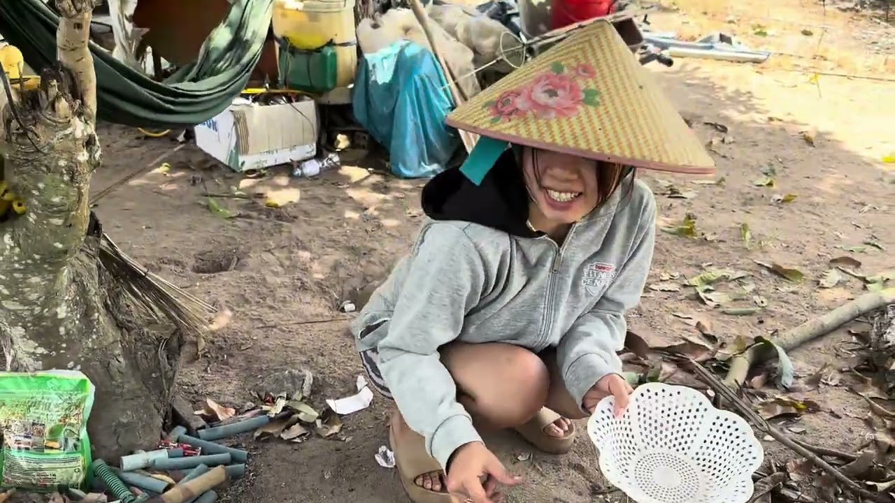 Đi bắt cá suối và hái rau rừng nấu bữa canh chua ngon nhức nách giải ngán ngày tết