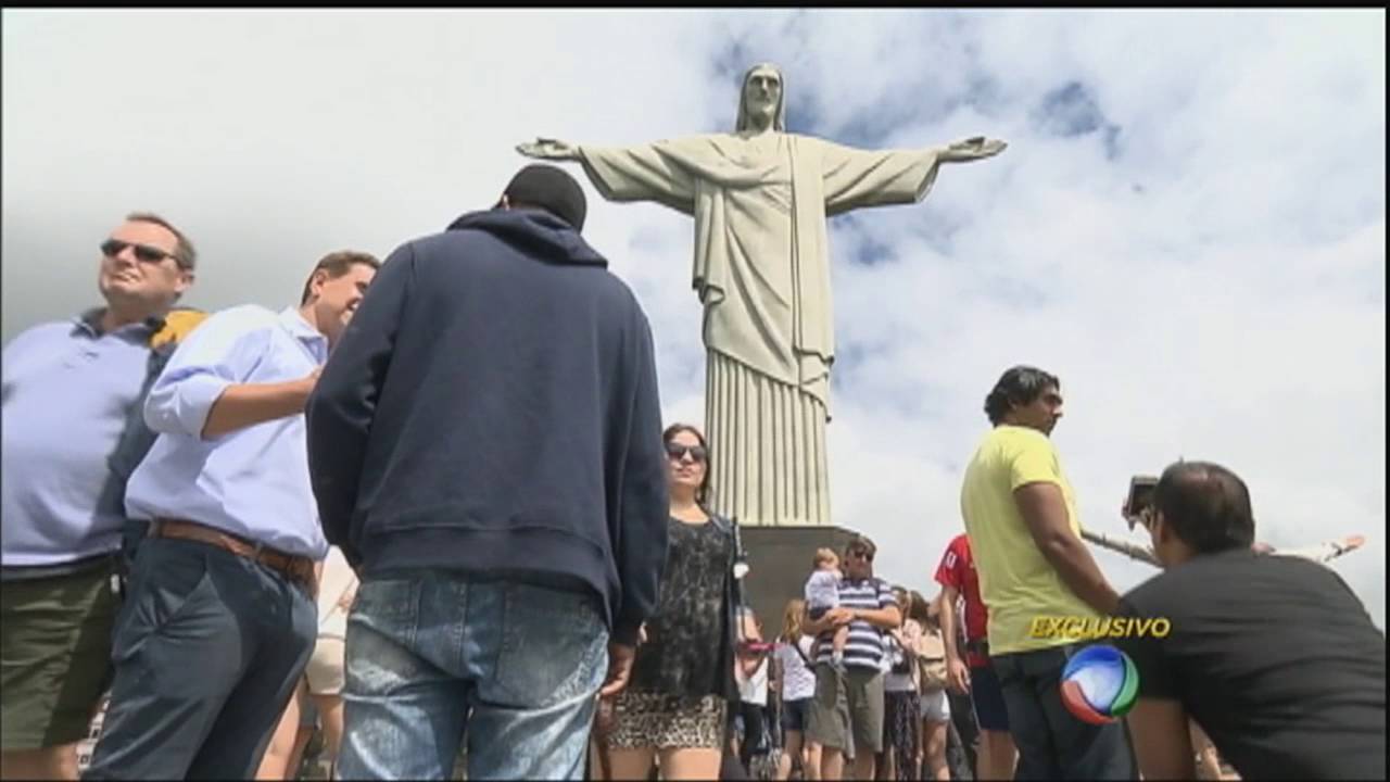 Homem que pichou Cristo Redentor revela detalhes da ação dos grupos