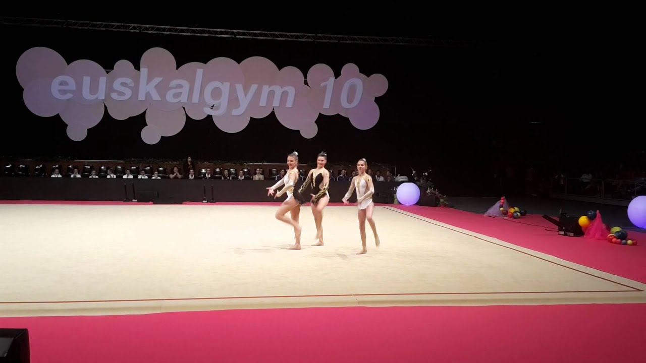 Inneke, Julie en Kaat in Euskalgym 2015