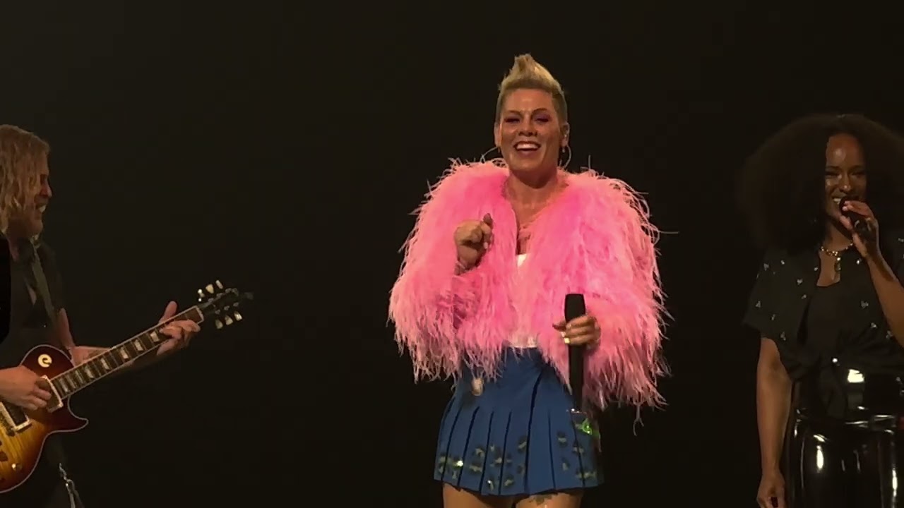 PINK – Please Don't Leave Me – LIVE (Paris, 2023) @PinkVideoVault