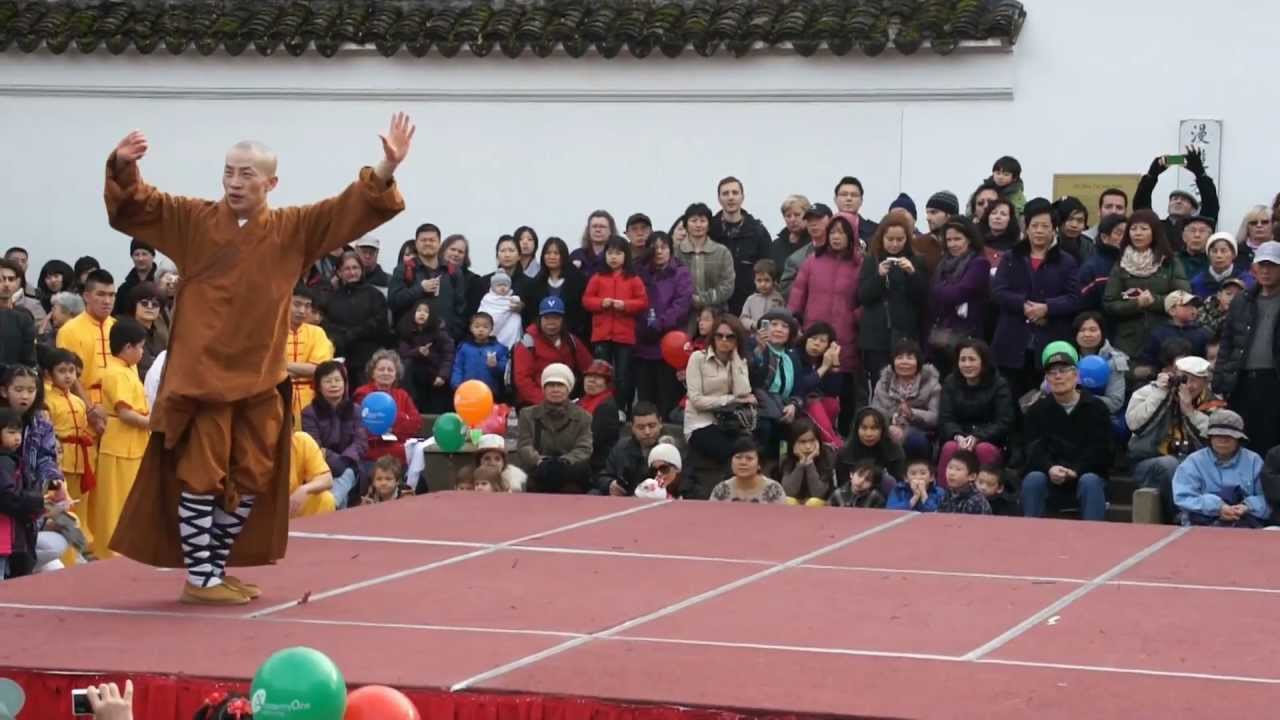 Shaolin Qigong Kung Fu Demo Chinese New Year Shifu Yuan-Shi Xing Wu 袁大師表演