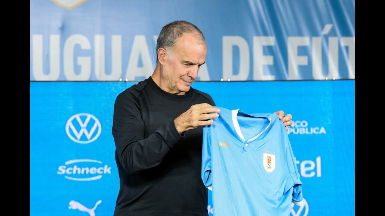 Prensentación de Bielsa nuevo DT de la selección uruguaya (conferencia completa)