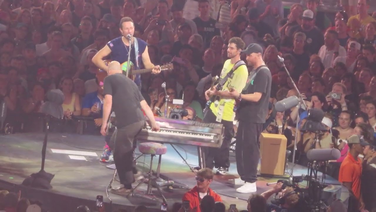 Coldplay - 20 Don't Panic - Gillette Stadium Foxboro MA July 16th 2025