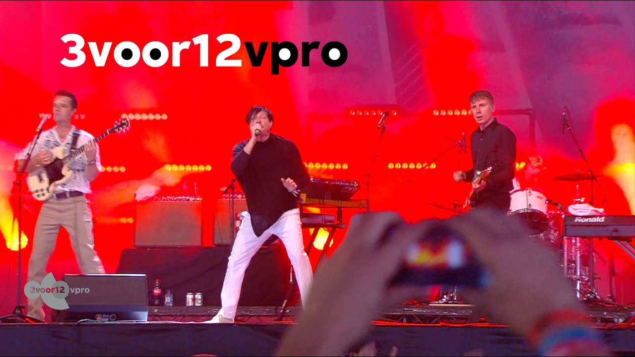 FFS - This Town Ain't Big Enough For The Both Of Us / Piss Off live @ Lowlands 2015