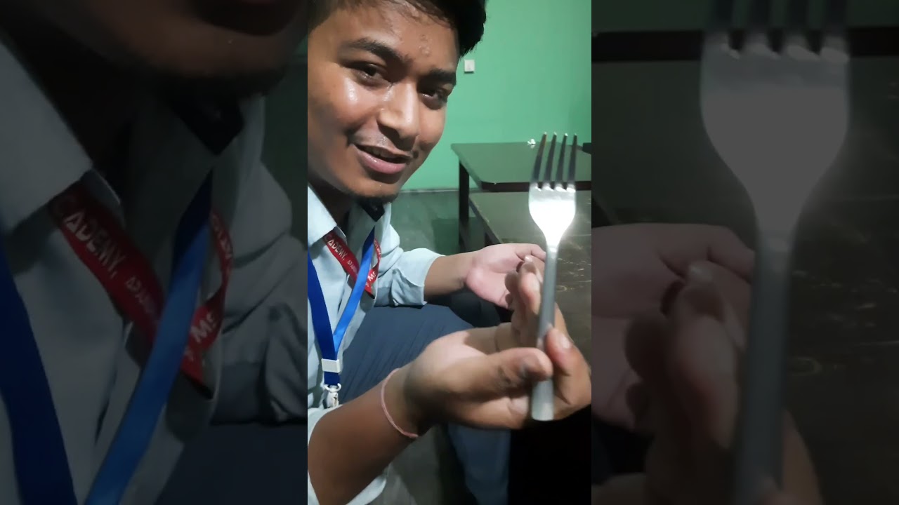 How to Eat MoMo!! Mitho momo😋