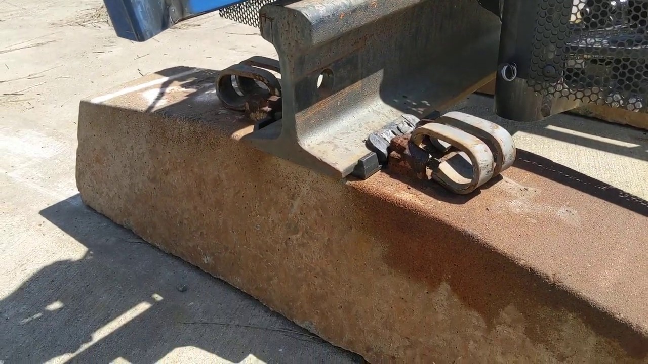 Pandrol Safelok I Clip up and De Clip by Melvelle Equipment