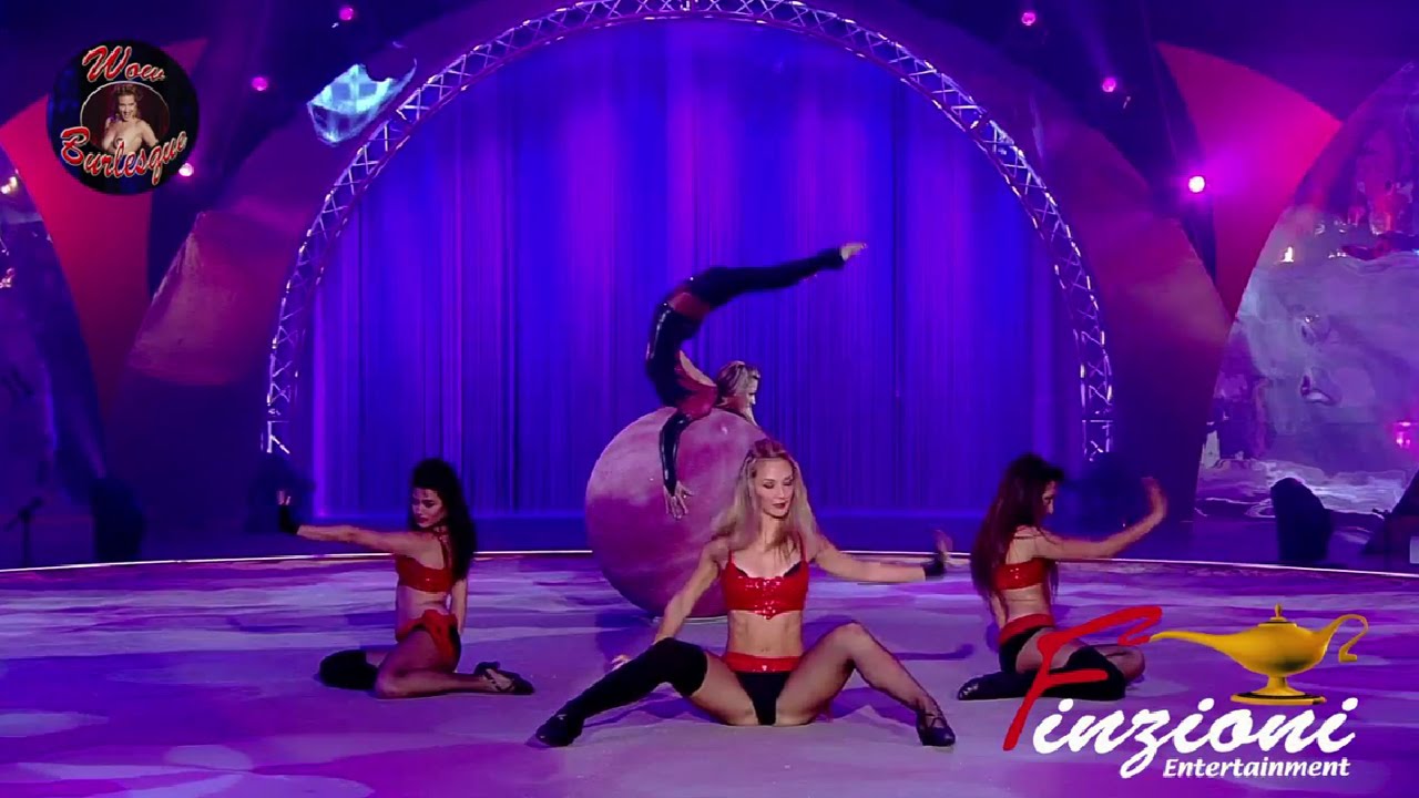 Burlesque - Valery Murzak - Contorsion On a Ball