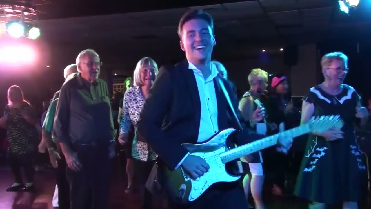 Apache (The Shadows Cover) - The 60s Explosion Band (UK Live)