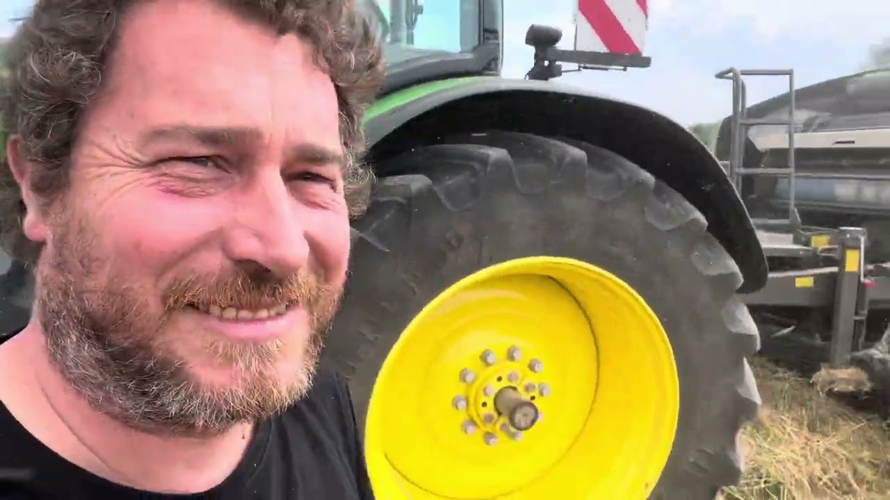 Pressage de paille avec Didier