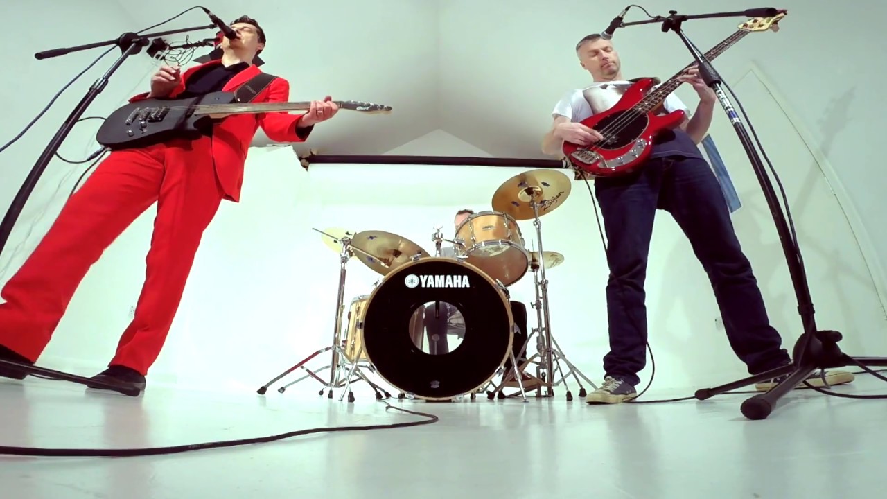 Plug In Baby by MUSEK - EUROPE'S LEADING SUPERMASSIVE MUSE TRIBUTE