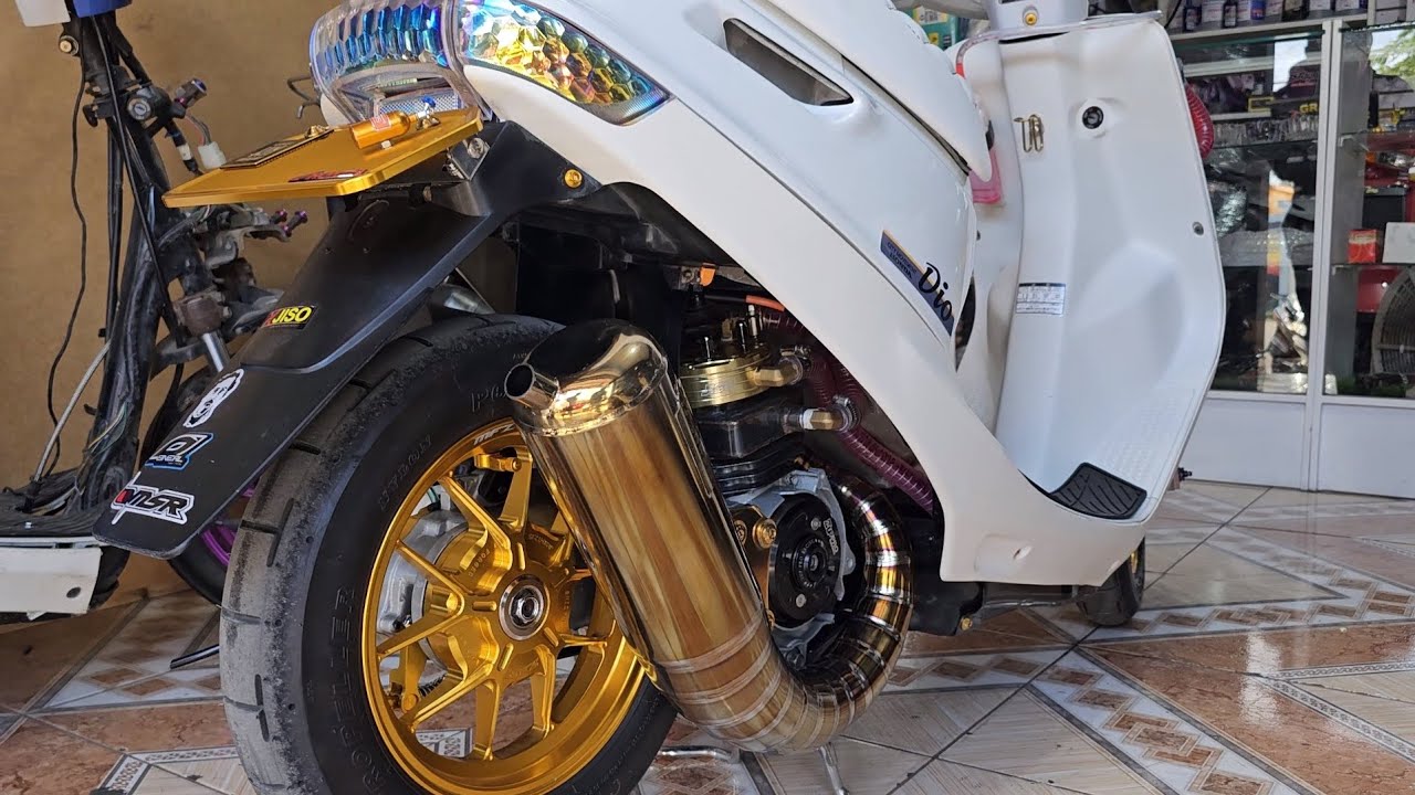 HONDA DIO AF18 A 132CC  CON MOFLER TITANIUN TFC EXHAUST, ACELERACION 🥵.