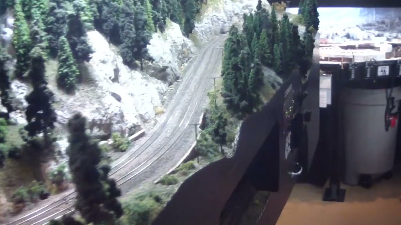 Mark Dance's Amazing CP Rail Columbia & Western N-Scale layout  a walking tour.