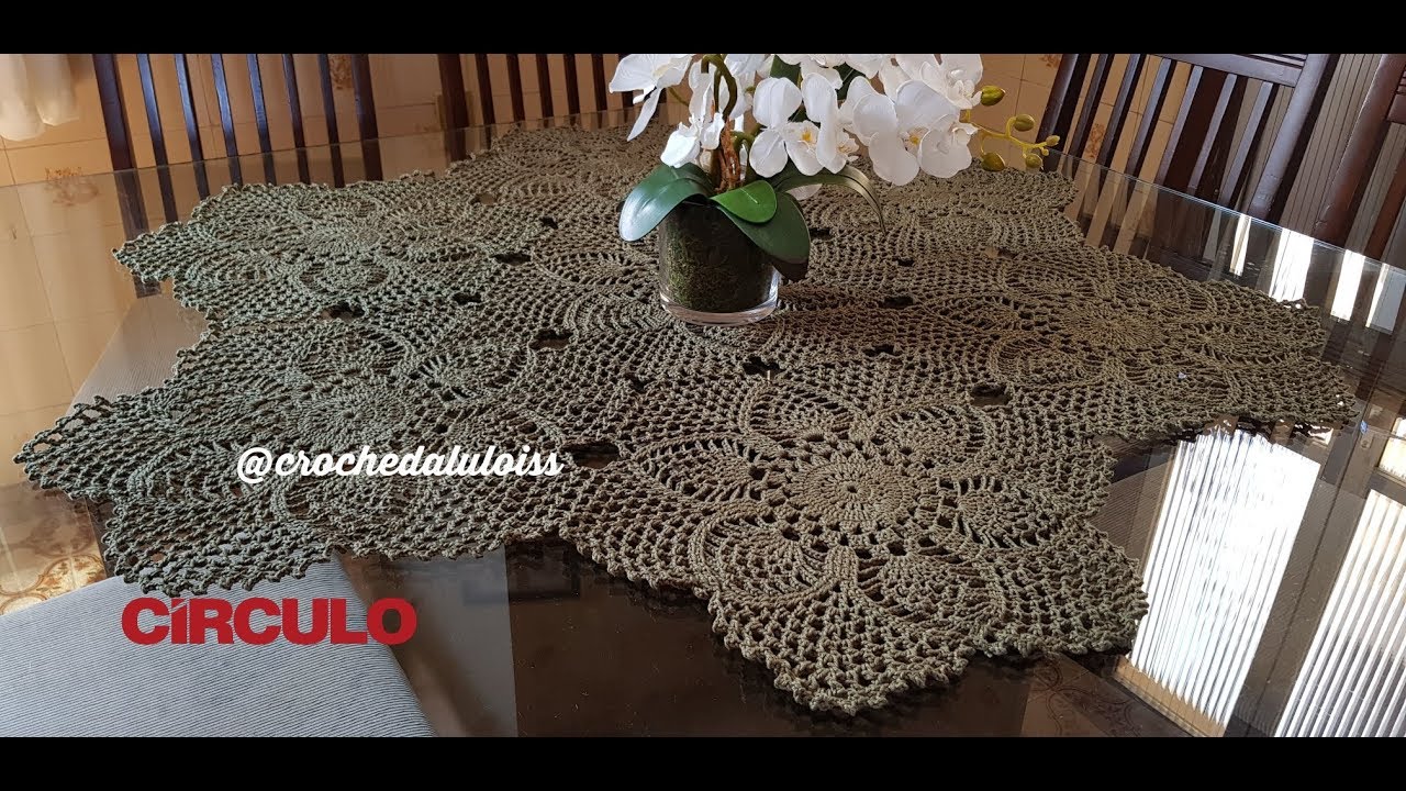 Centro de mesa com motivos em crochê - Parte 1