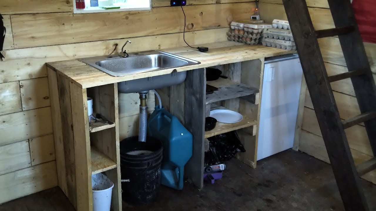 Bushcamp - Building an Off the Grid Sink and Wooden Countertop (No Plumbing Required)