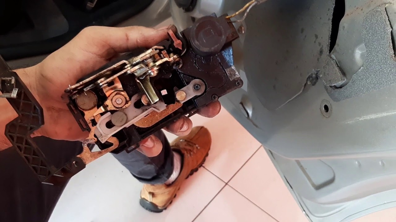 Trava eletrica dura e não funciona do fiesta ( PROBLEMA RESOLVIDO)
