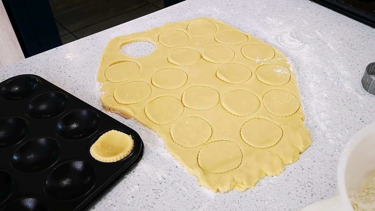 Let's bake some biscuits. TWEE - GEVRIETJIES 😁