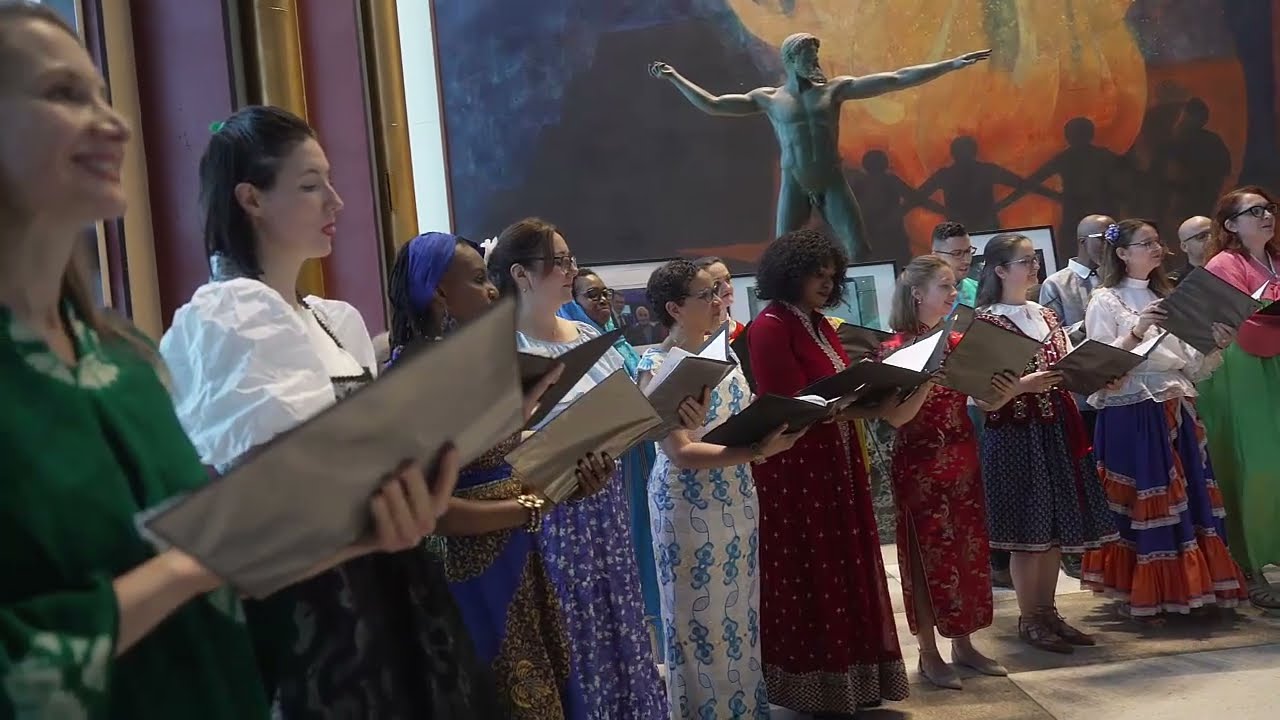 UN Singers perform 