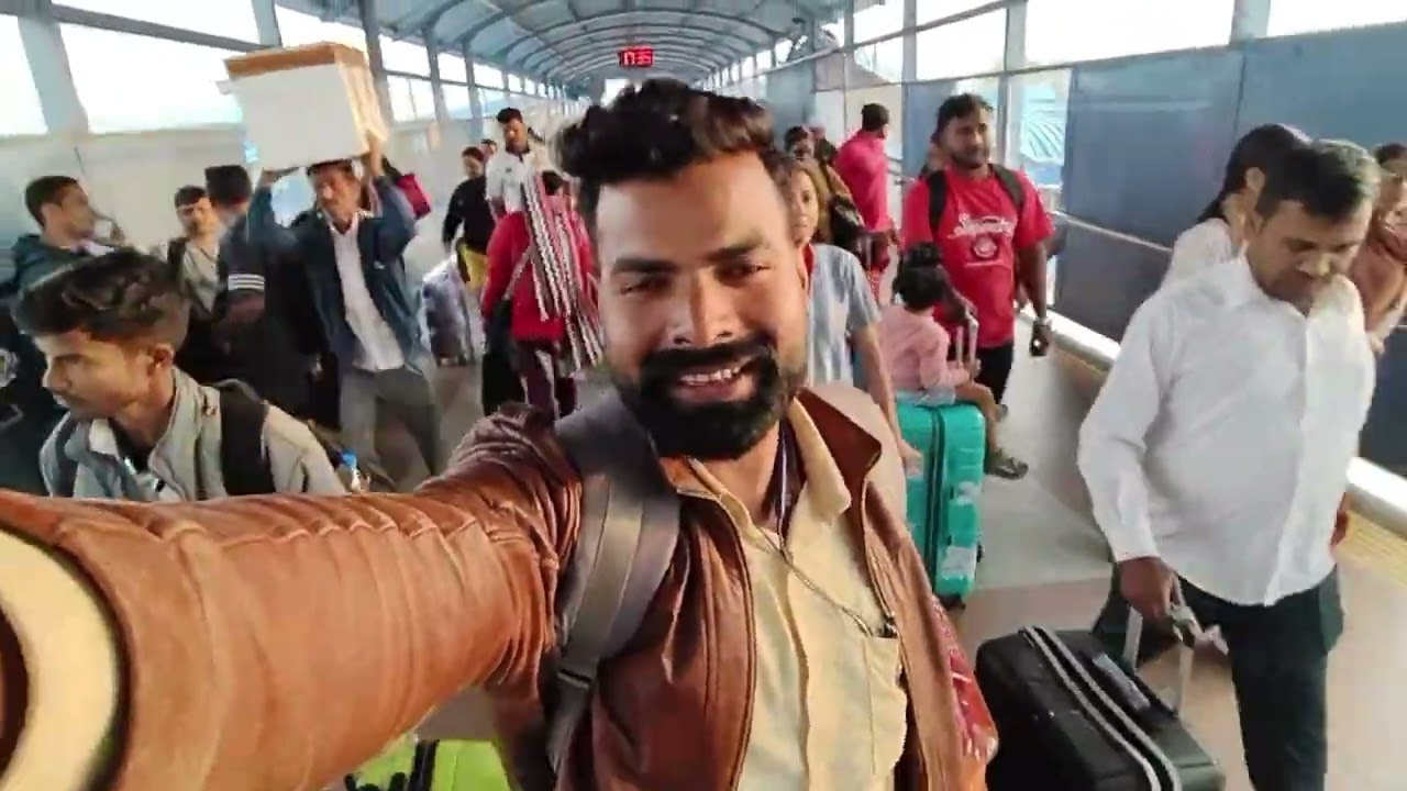 Mata Rani ke darshan ke liye kahan se pakda train 👀😘🫡🙏 #viral #vlog #youtubevideos #explorepage 