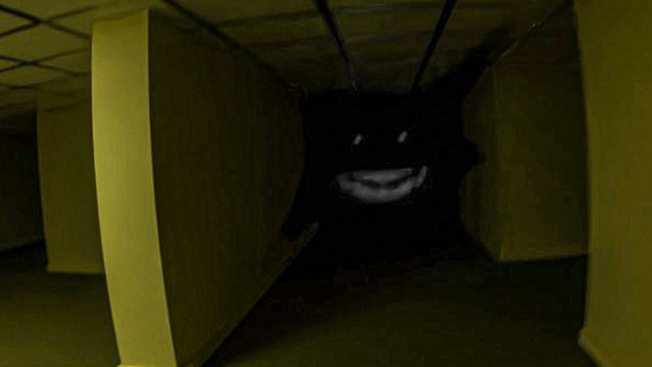 Backrooms - Smiler Attack (Found Footage)